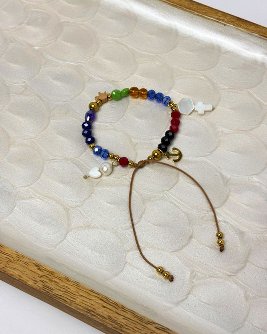 Pulsera Padre Nuestro en Hilo Crema, Beads y Charms