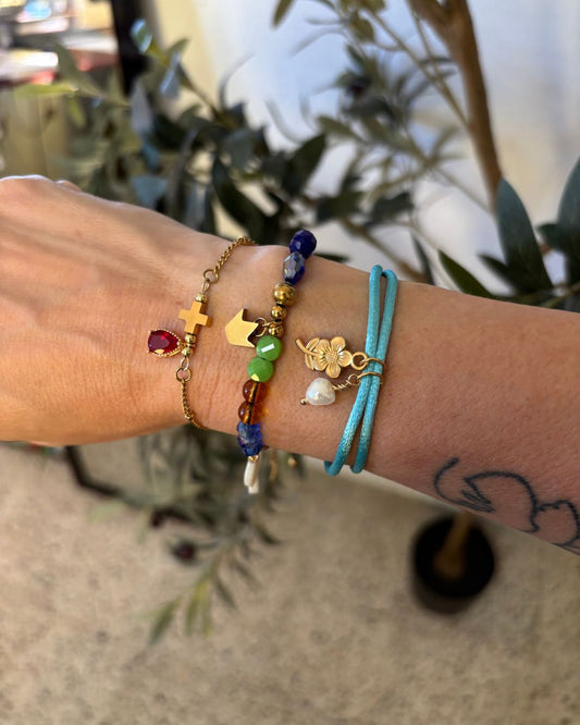 Pulsera "Fue por Amor" Oro - Stainless Steel y Piedra Roja Cristal