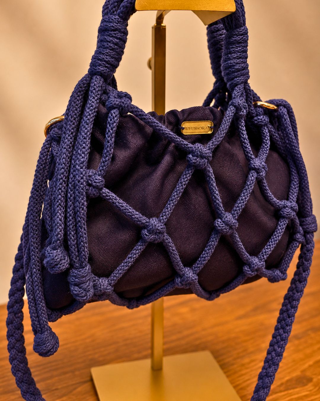 Lucía 3 en 1 Cross Body and Clutch Drawstring & Net Bag Color Azul Marino Atta