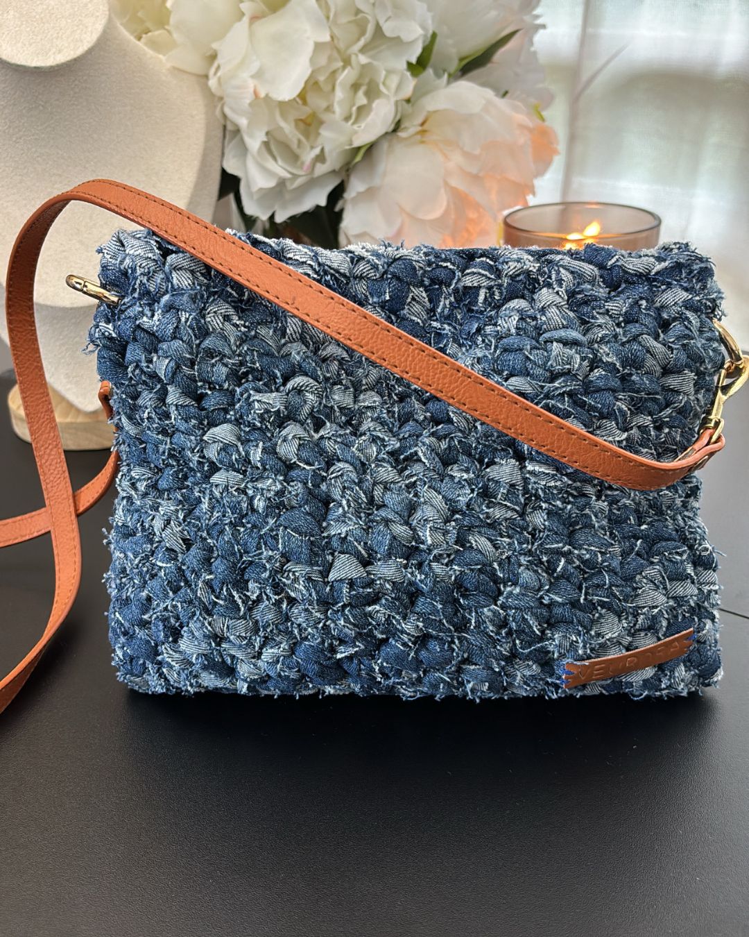 Catalina 2 en 1 Denim Crossbody Bag + Clutch Purse Color: Azul Claro