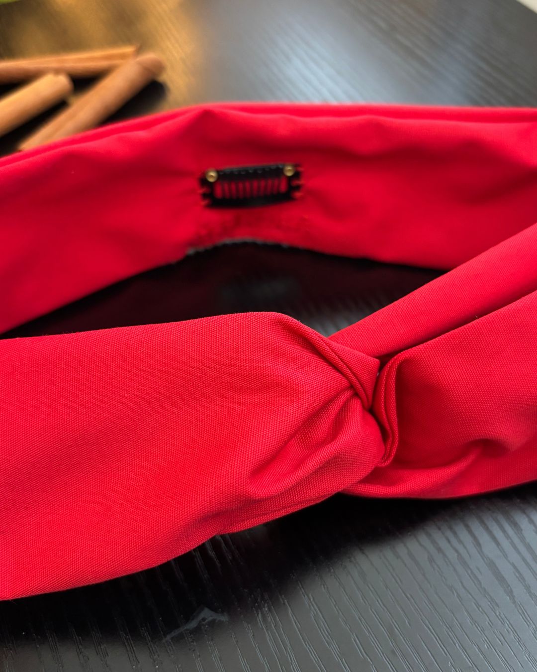 PRE ORDEN: Rita Wire Headband Color Rojo – Bandana Artesanal con Alambre y Hair Clips Antideslizantes | Veurora