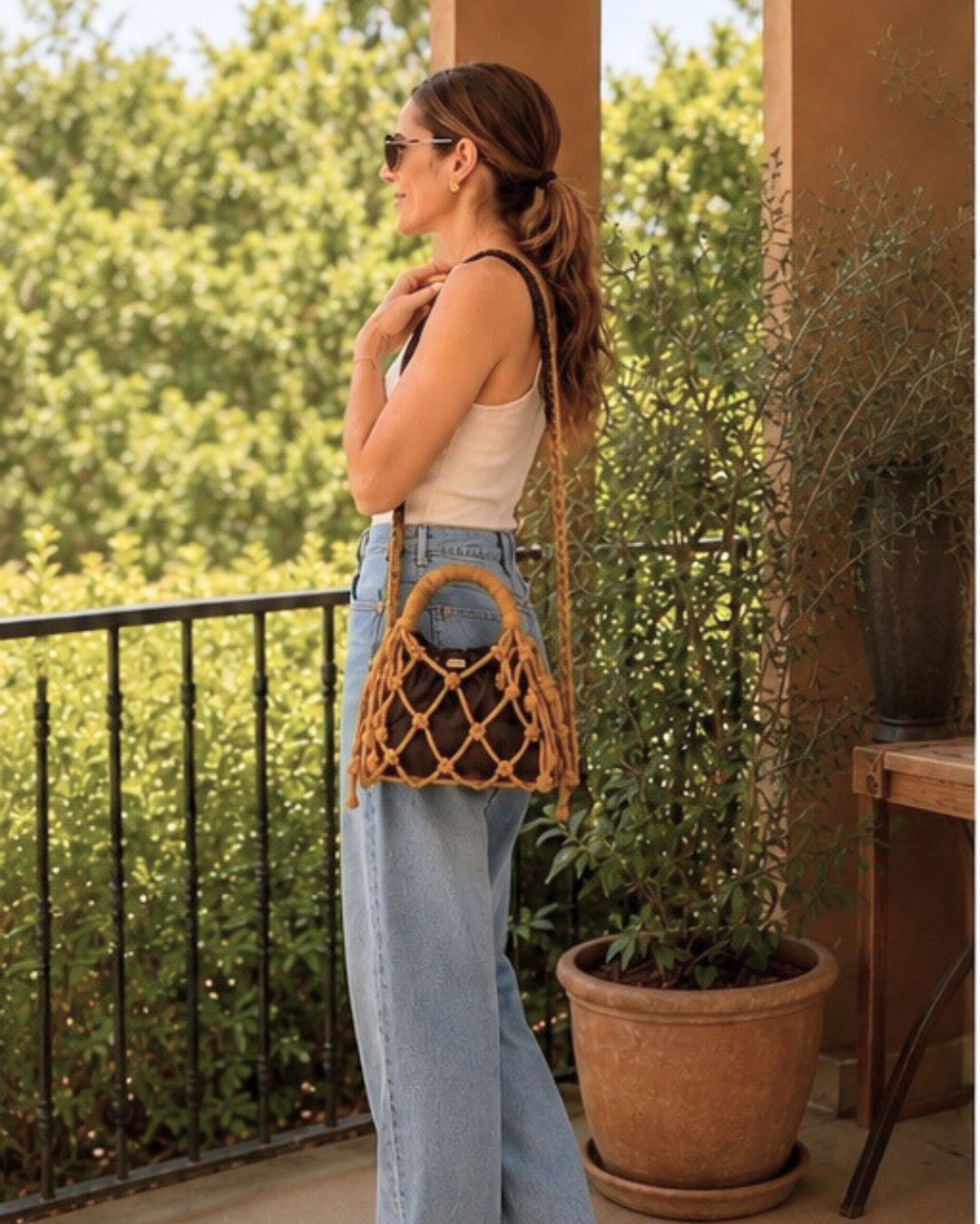 Lucía 3 en 1 Cross Body and Clutch Drawstring & Net Bag Color Mostaza Atta