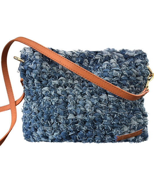 Catalina 2 en 1 Denim Crossbody Bag + Clutch Purse Color: Azul Claro