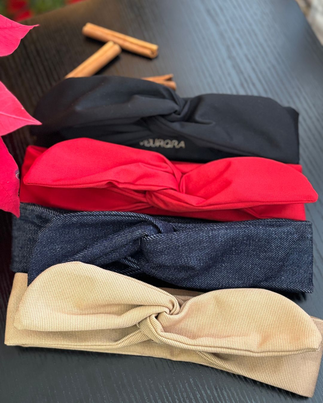 PRE ORDEN: Rita Wire Headband Color Crema – Bandana Artesanal con Alambre y Hair Clips Antideslizantes | Veurora