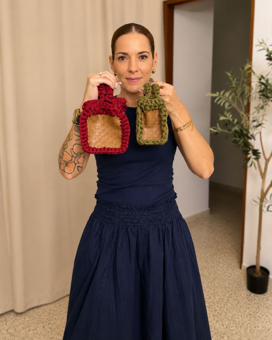 PRE ORDEN - Elena Grande Cereza: Vinyl and Crochet Bag 3 en 1 Cross Body, Clutch and Shoulder