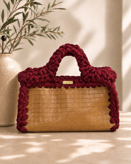 PRE ORDEN - Elena Pequeña Burgundy: Vinyl and Crochet Bag 3 en 1 Cross Body, Clutch and Shoulder