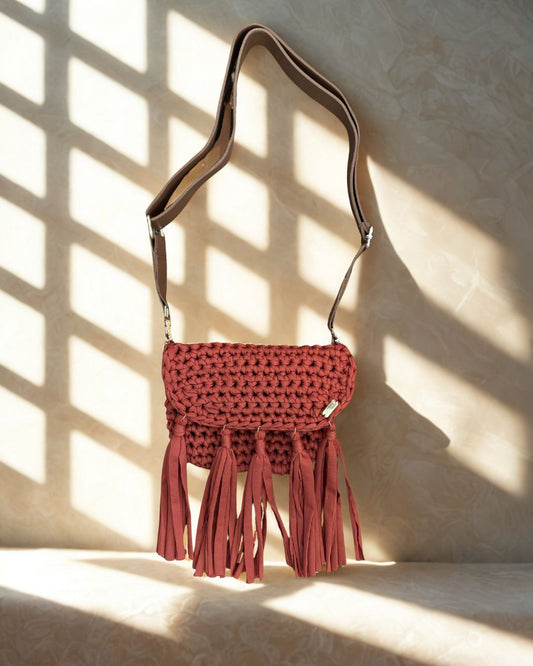 PRE ORDEN - Cecilia Mini Color Terracota Cartera Tejida en Crochet  2 en 1 Cross Body & Clutch Estilo Boho / Veurora
