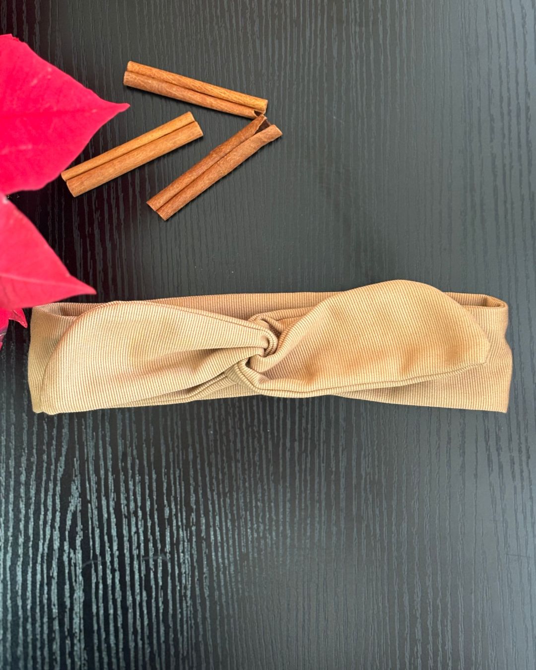 PRE ORDEN: Rita Wire Headband Color Crema – Bandana Artesanal con Alambre y Hair Clips Antideslizantes | Veurora