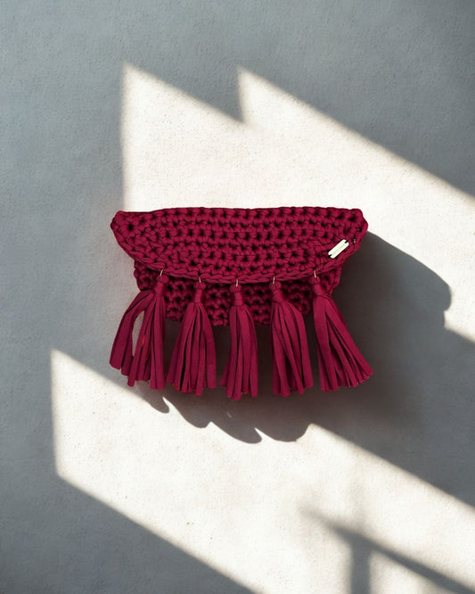 PRE ORDEN - Cecilia Clutch Color Burgundy | Cartera Boho Artesanal Tejida en Crochet Hecha a Mano | Veurora