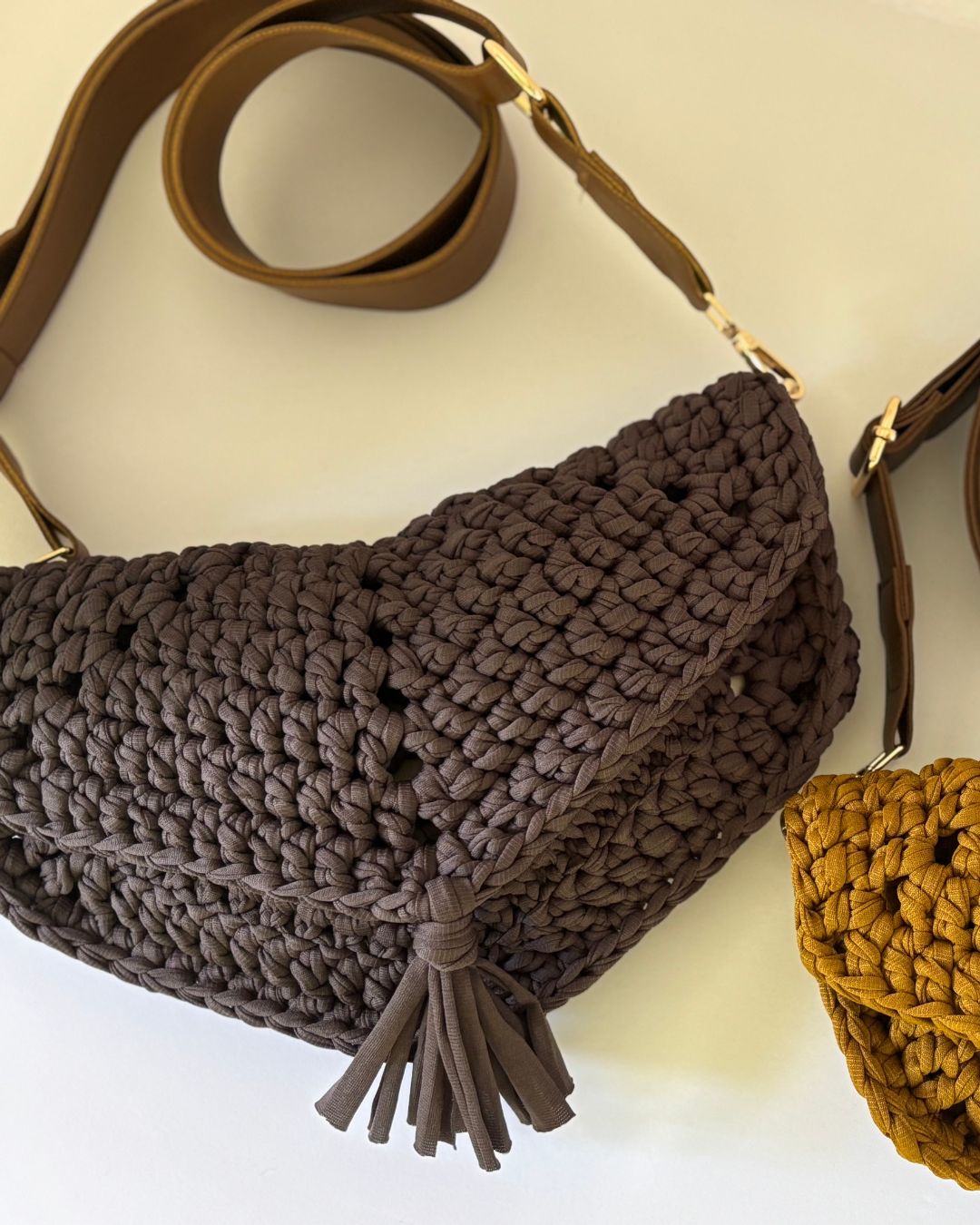 Cartera Colette COLOR GRIS CENISO: Pieza 2 en 1 Crossbody + Clutch Hecho a Mano