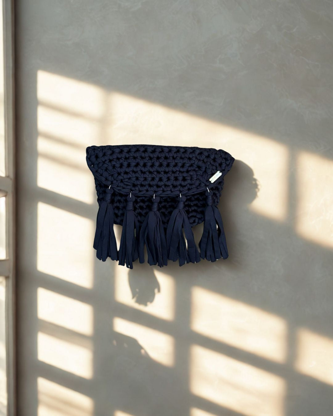 PRE ORDEN - Cecilia Clutch Color Negro | Cartera Boho Artesanal Tejida en Crochet Hecha a Mano | Veurora