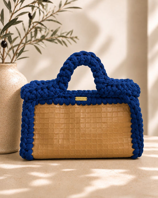 PRE ORDEN - Elena Pequeña Azul Brillante: Vinyl and Crochet Bag 3 en 1 Cross Body, Clutch and Shoulder