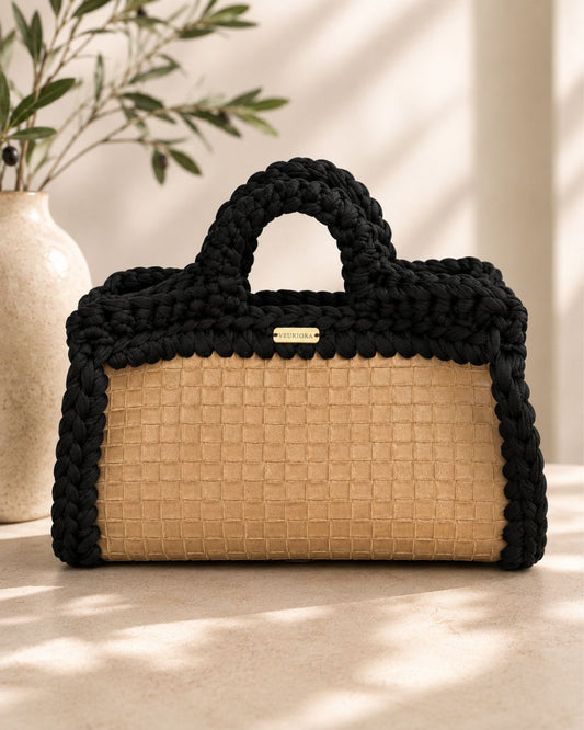 PRE ORDEN - Elena Grande Negro: Vinyl and Crochet Bag 3 en 1 Cross Body, Clutch and Shoulder