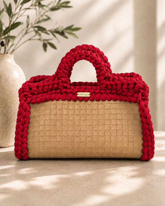 PRE ORDEN - Elena Grande Cereza: Vinyl and Crochet Bag 3 en 1 Cross Body, Clutch and Shoulder
