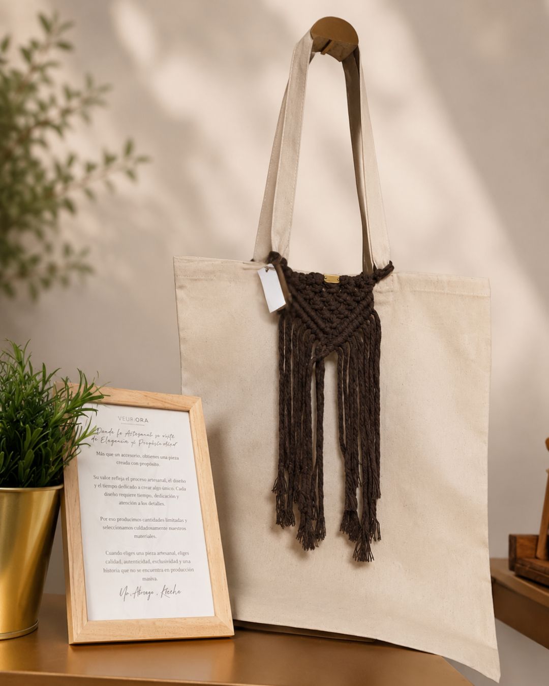 Margarita Macrame Tote: Bolso Crema + Triángulo Hilo Marrón Atta