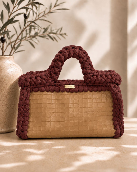 PRE ORDEN - Elena Pequeña Marrón: Vinyl and Crochet Bag 3 en 1 Cross Body, Clutch and Shoulder