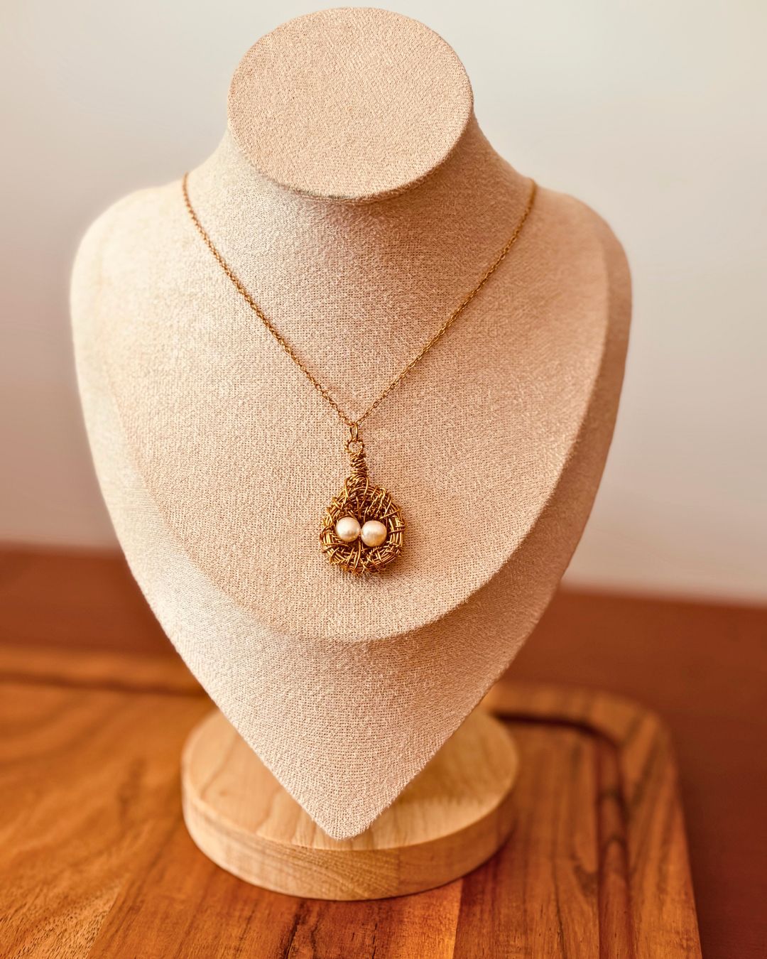 Cadena "Nido de Amor" - En Alambrado a Mano y Perlas Grandes de Agua Dulce Atta