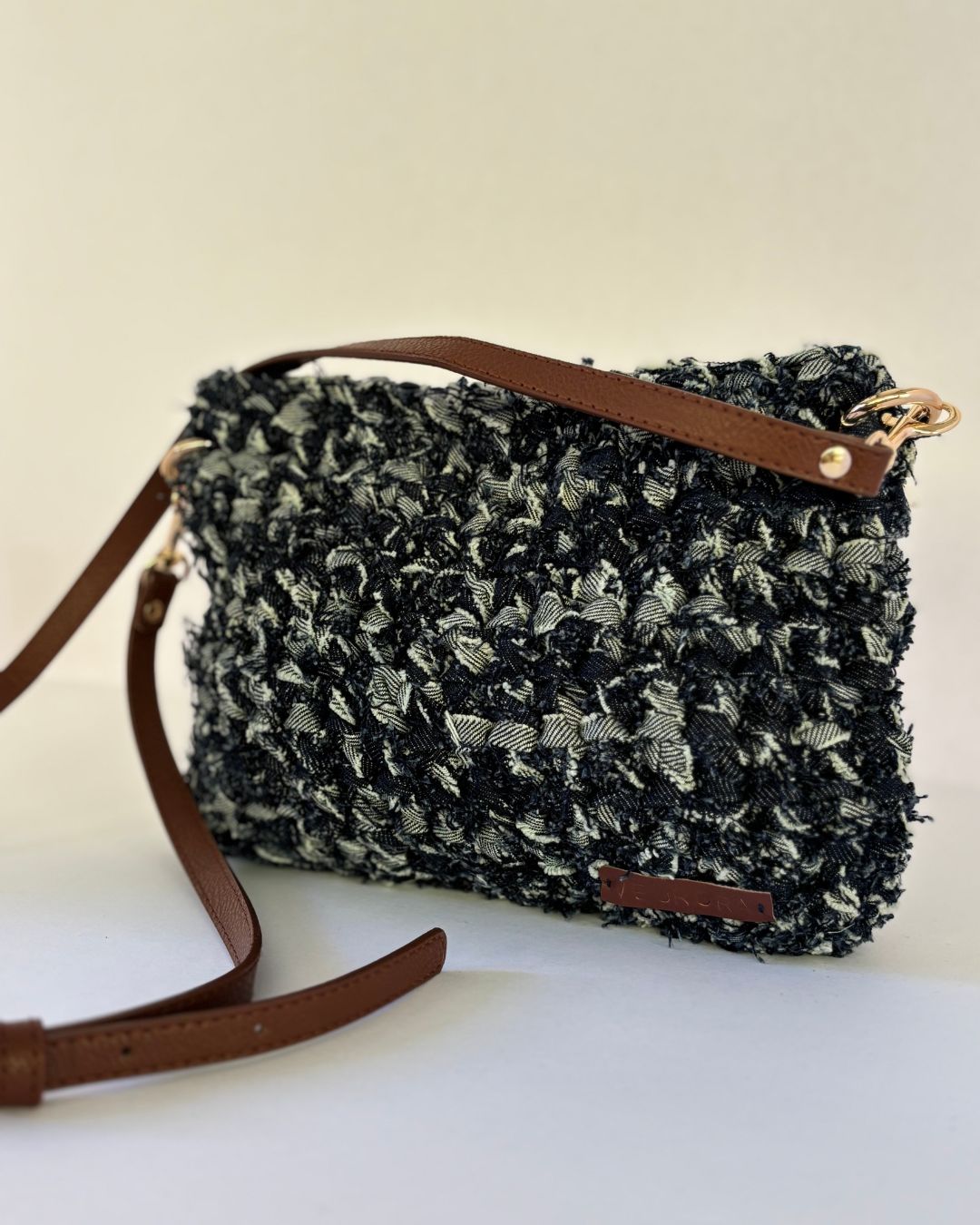 Catalina 2 en 1 Denim Crossbody Bag + Clutch Purse Color: Azul Oscuro