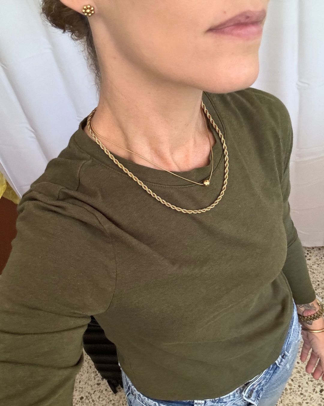 Bundle Lily con REGALO: Collar con Pendant de Bola y Pantallas de Dormilonas de Flor + REGALO Set de Dormilonas de Bolita Stainless Steel + 18K Gold Plated