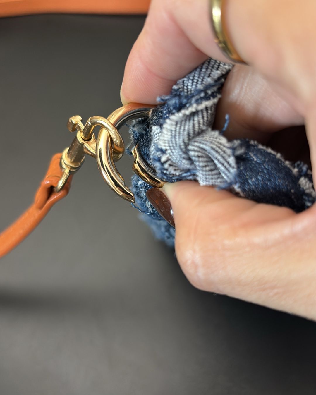 Catalina 2 en 1 Denim Crossbody Bag + Clutch Purse Color: Azul Claro