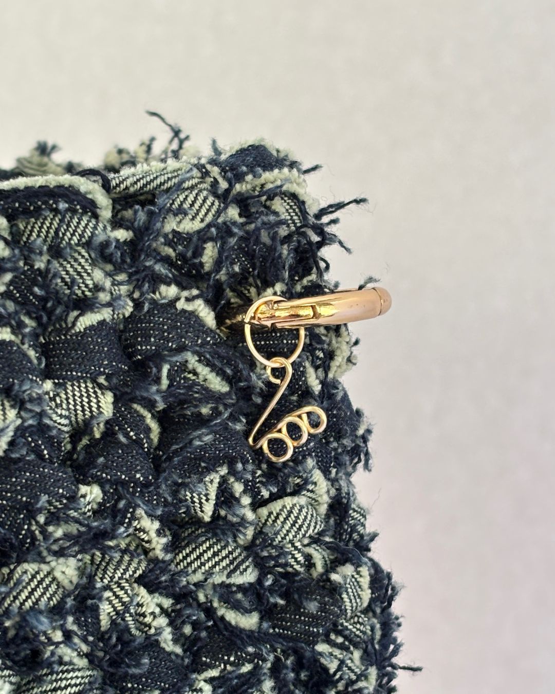 Catalina 2 en 1 Denim Crossbody Bag + Clutch Purse Color: Azul Oscuro