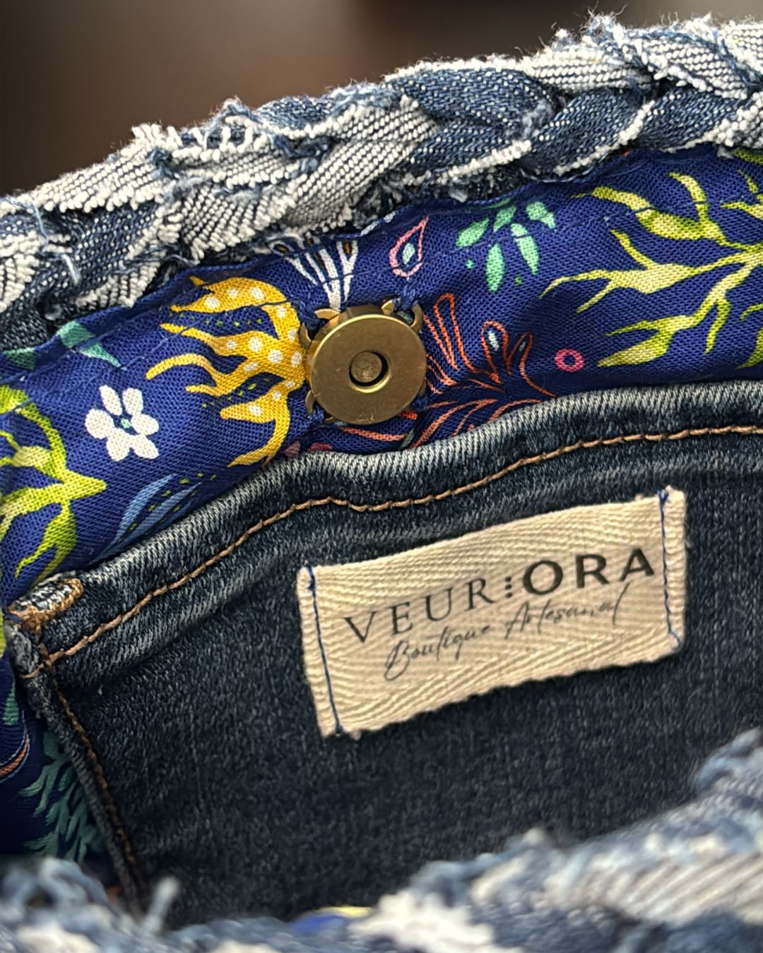 Catalina 2 en 1 Denim Crossbody Bag + Clutch Purse Color: Azul Claro