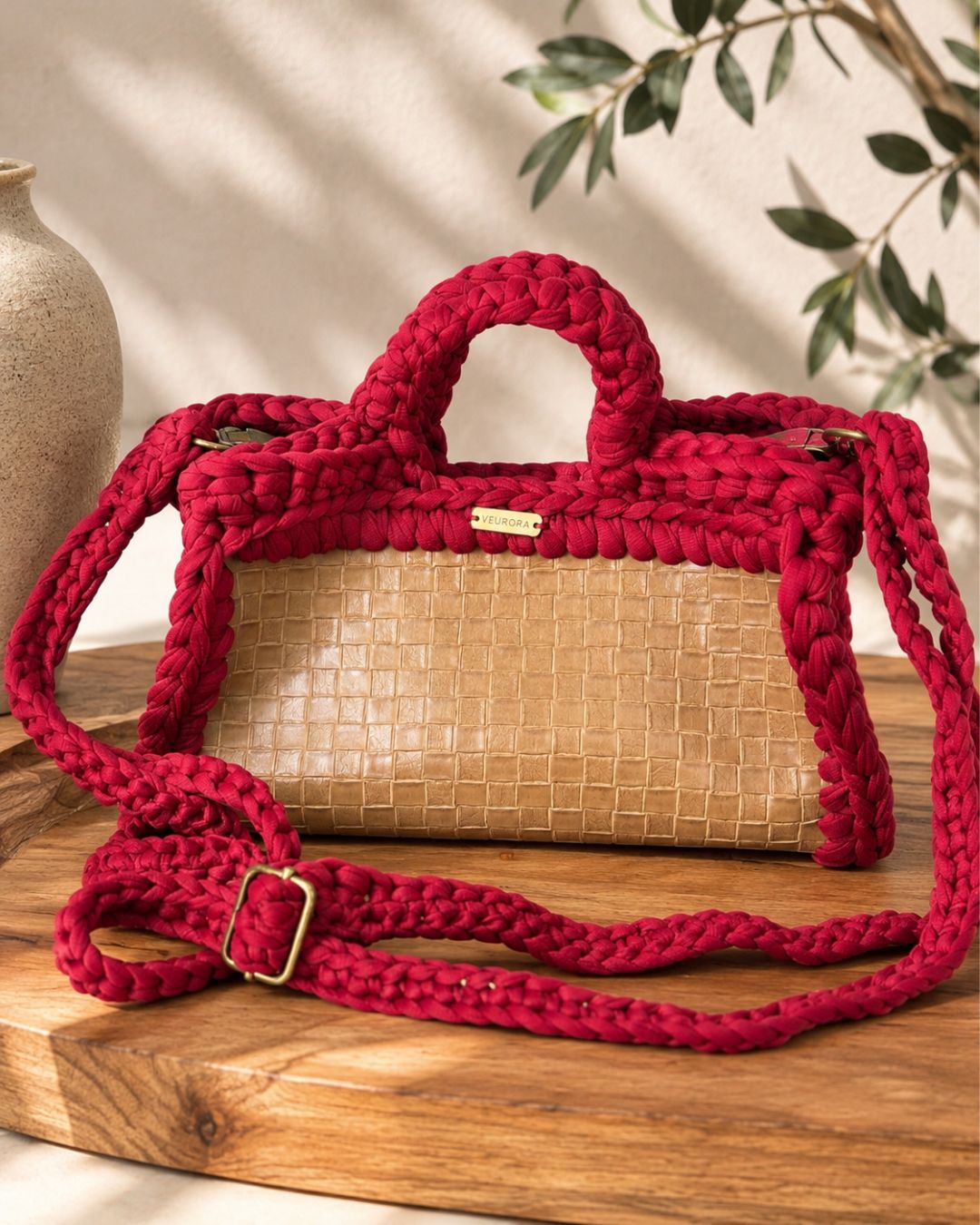 PRE ORDEN - Elena Grande Cereza: Vinyl and Crochet Bag 3 en 1 Cross Body, Clutch and Shoulder