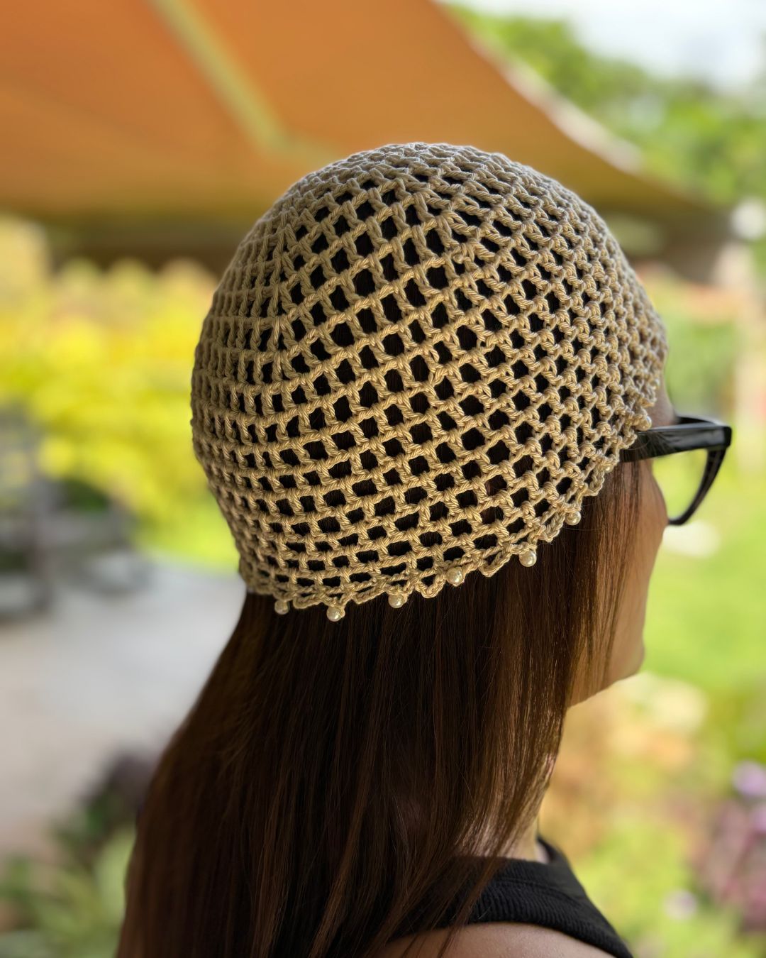 Renatta Cream Pearl Mesh Hat: Gorro Crema con Perlas de Imitación en Tendencia en Crochet