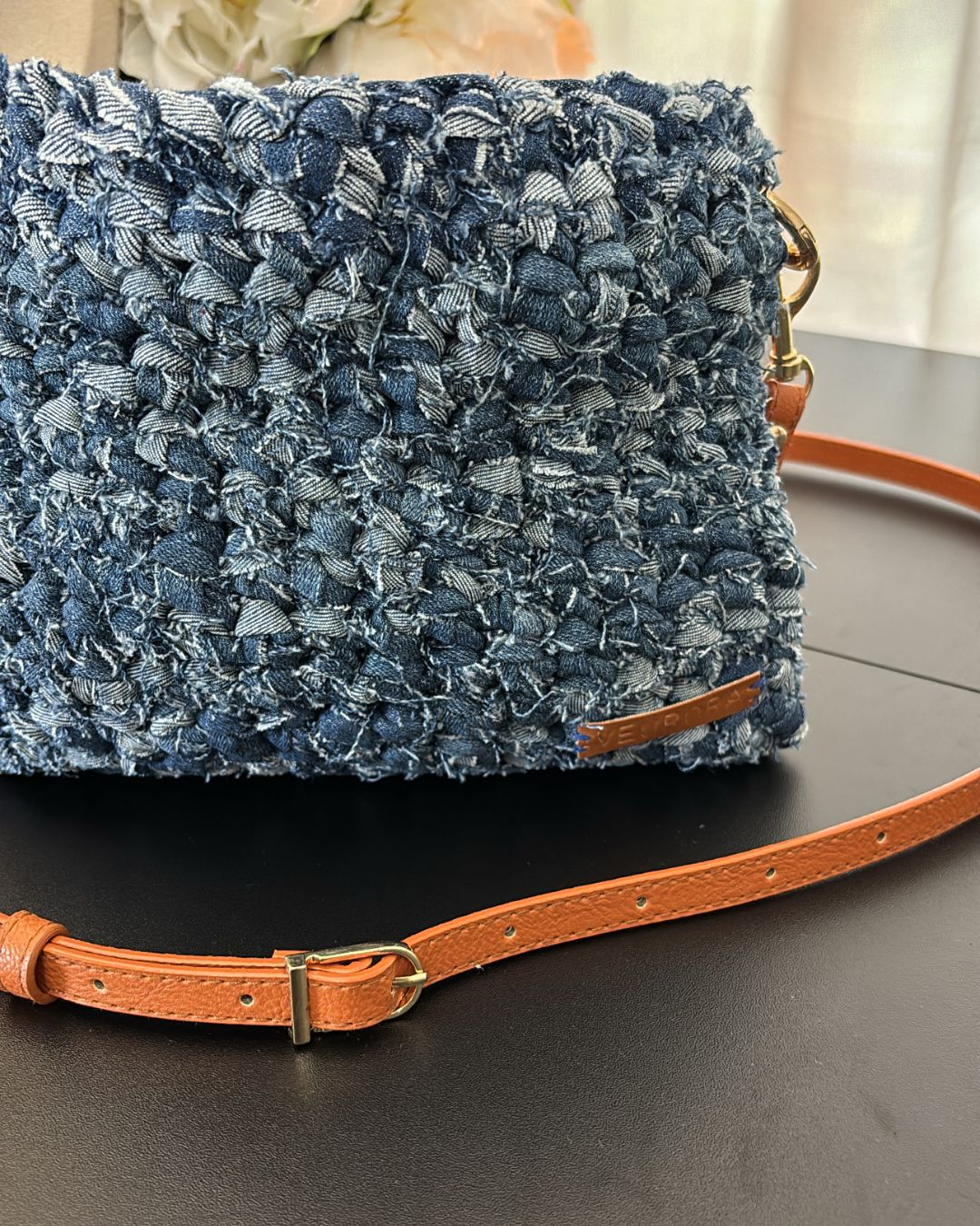 Catalina 2 en 1 Denim Crossbody Bag + Clutch Purse Color: Azul Claro