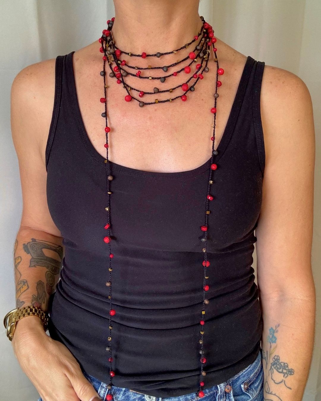 Collar Rut: Mil Formas (Tonos: Rojos, Marrones, Dorados & Hilo: Negro) -  Tejido a Mano en Crochet con Piedras, Cristales y Semipreciosas