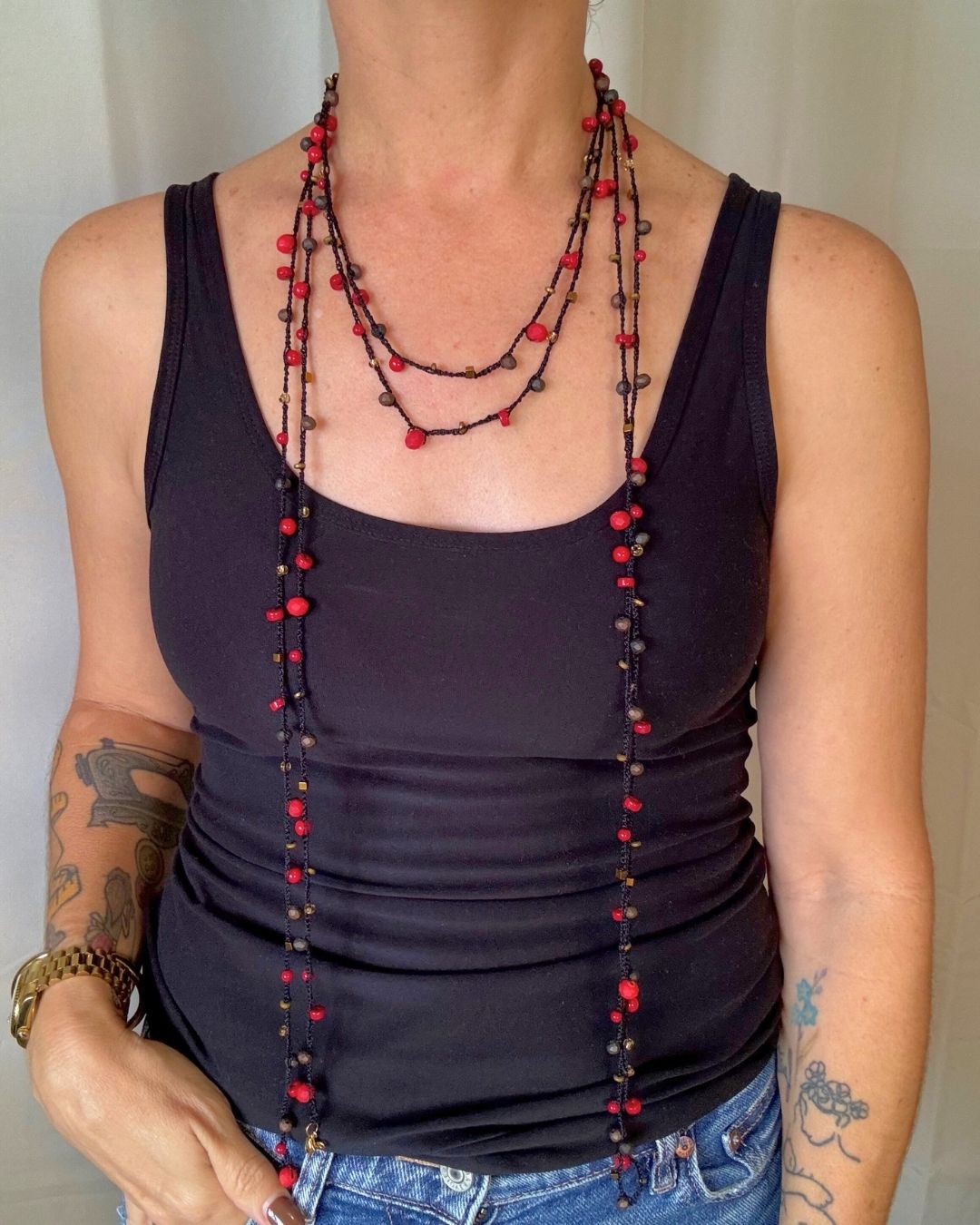 Collar Rut: Mil Formas (Tonos: Rojos, Marrones, Dorados & Hilo: Negro) -  Tejido a Mano en Crochet con Piedras, Cristales y Semipreciosas