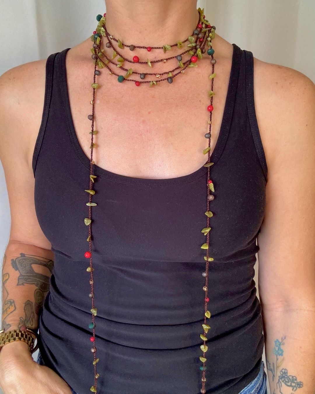 Collar Rut: Mil Formas (Tonos: Rojo, Verde chatré, Marrones, Verde & Hilo: Marrón) -  Tejido a Mano en Crochet con Piedras, Cristales y Semipreciosas