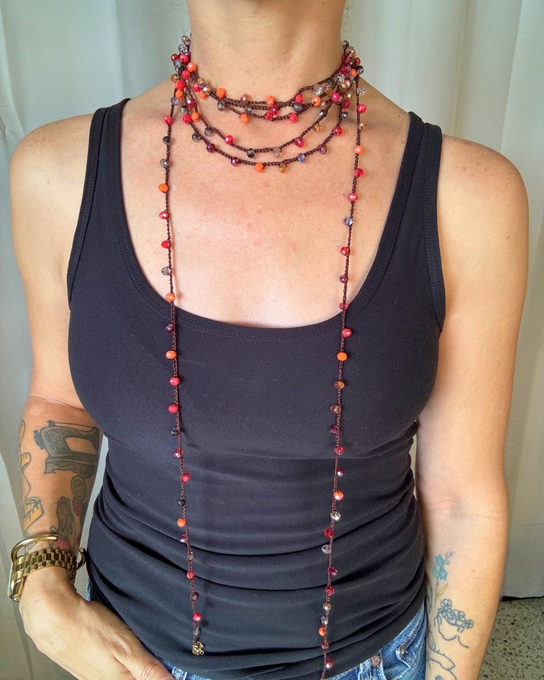 Collar Rut: Mil Formas (Tonos: Rojo, Anaranjado, Grises Dorados & Hilo: Marrón) -  Tejido a Mano en Crochet con Piedras, Cristales y Semipreciosas