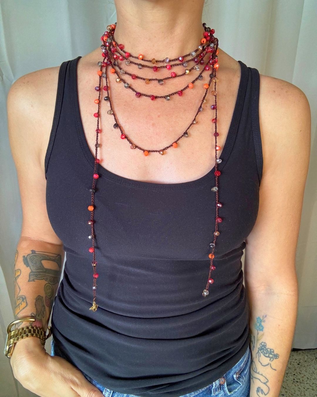 Collar Rut: Mil Formas (Tonos: Rojo, Anaranjado, Grises Dorados & Hilo: Marrón) -  Tejido a Mano en Crochet con Piedras, Cristales y Semipreciosas