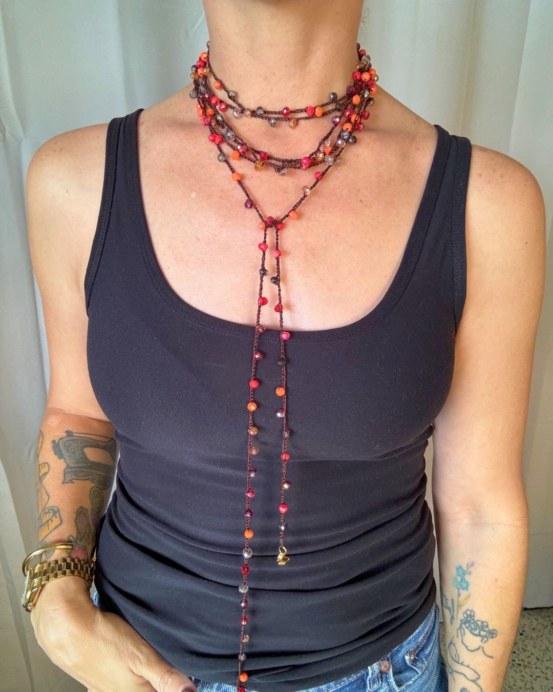 Collar Rut: Mil Formas (Tonos: Rojo, Anaranjado, Grises Dorados & Hilo: Marrón) -  Tejido a Mano en Crochet con Piedras, Cristales y Semipreciosas