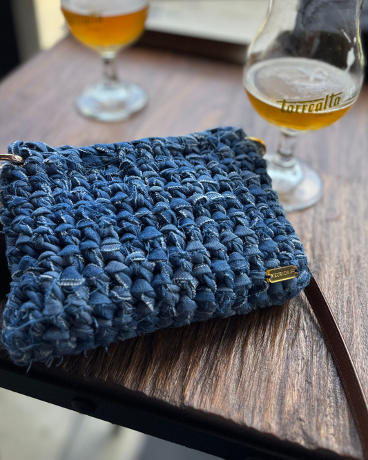 PRE-ORDEN Teresa 2 en 1 Denim Crossbody Bag + Clutch Purse Color: Trapillo Azul