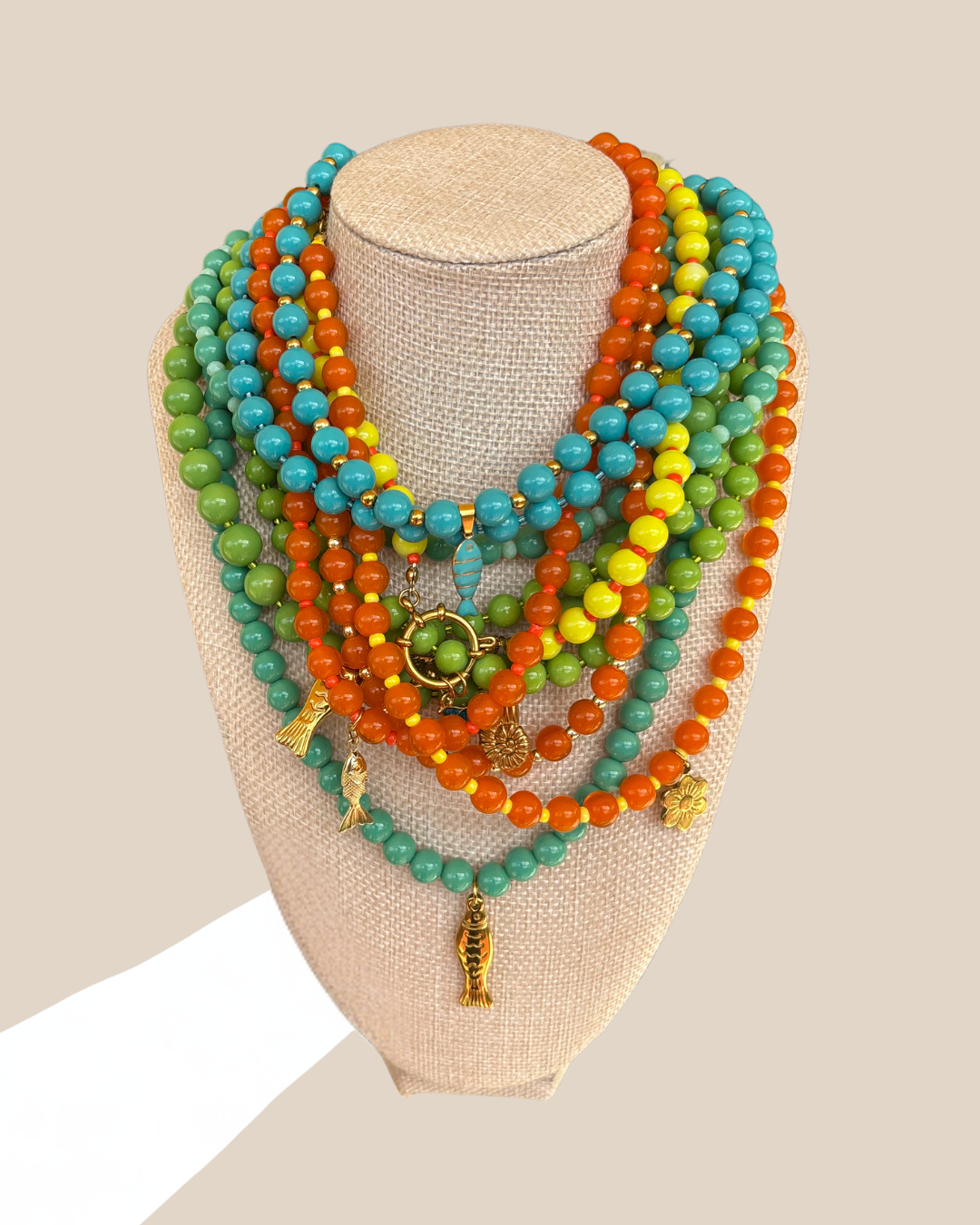 Ave Necklace: Verde con Charm de Caracol en Stainless Steel