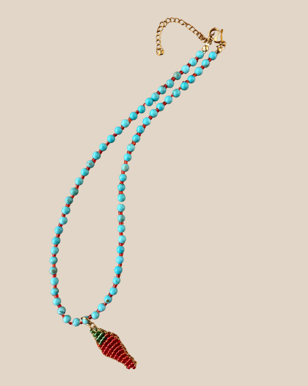 Ave Necklace: Cristales Turquesa y Rojo con Charm de Pique Hecho a Mano